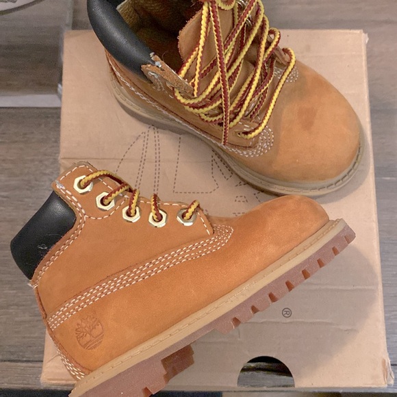Toddler classic timberland boots size 4C, in great condition - Picture 4 of 4